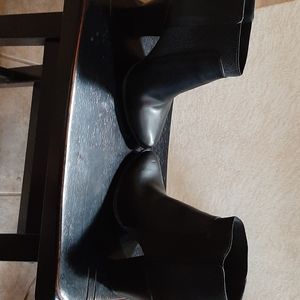 Heel boots